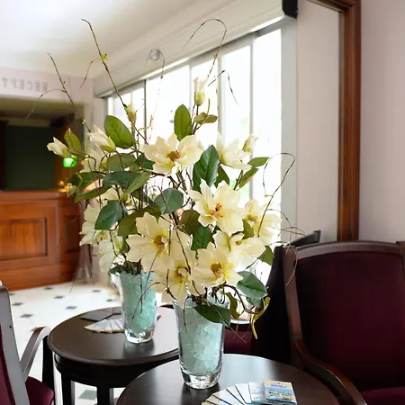 Bay Nihat Lale Hotel *